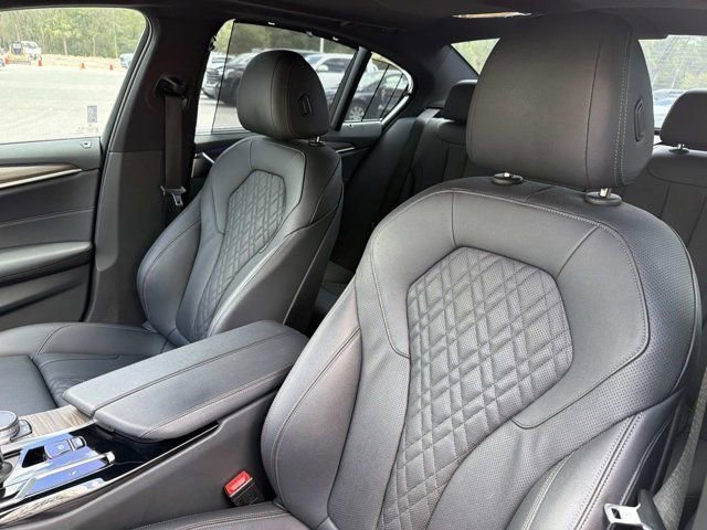Used 2022 BMW 530i w/ M Sport Package image 11