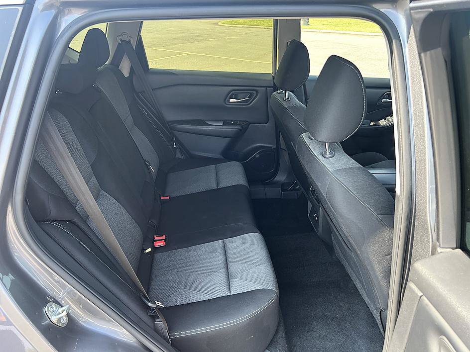 Certified 2025 Nissan Rogue SV FWD image 16
