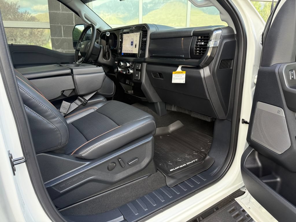 Used 2026 Ford F350 Lariat w/ Black Appearance Package AWD/4WD image 49