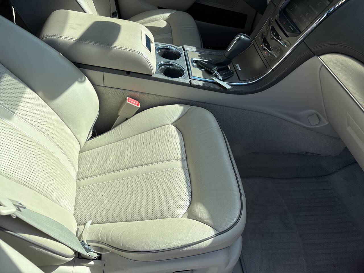 Used 2014 Lincoln MKX AWD w/ Equipment Group 102A image 8