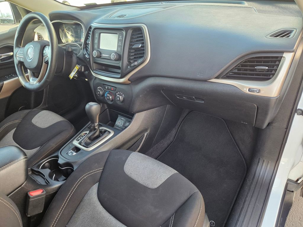 Used 2018 Jeep Cherokee Latitude image 36