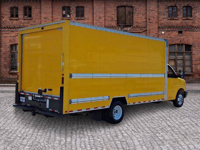 Used 2022 GMC Savana 3500 Extended w/ Power Convenience Package RWD image 4