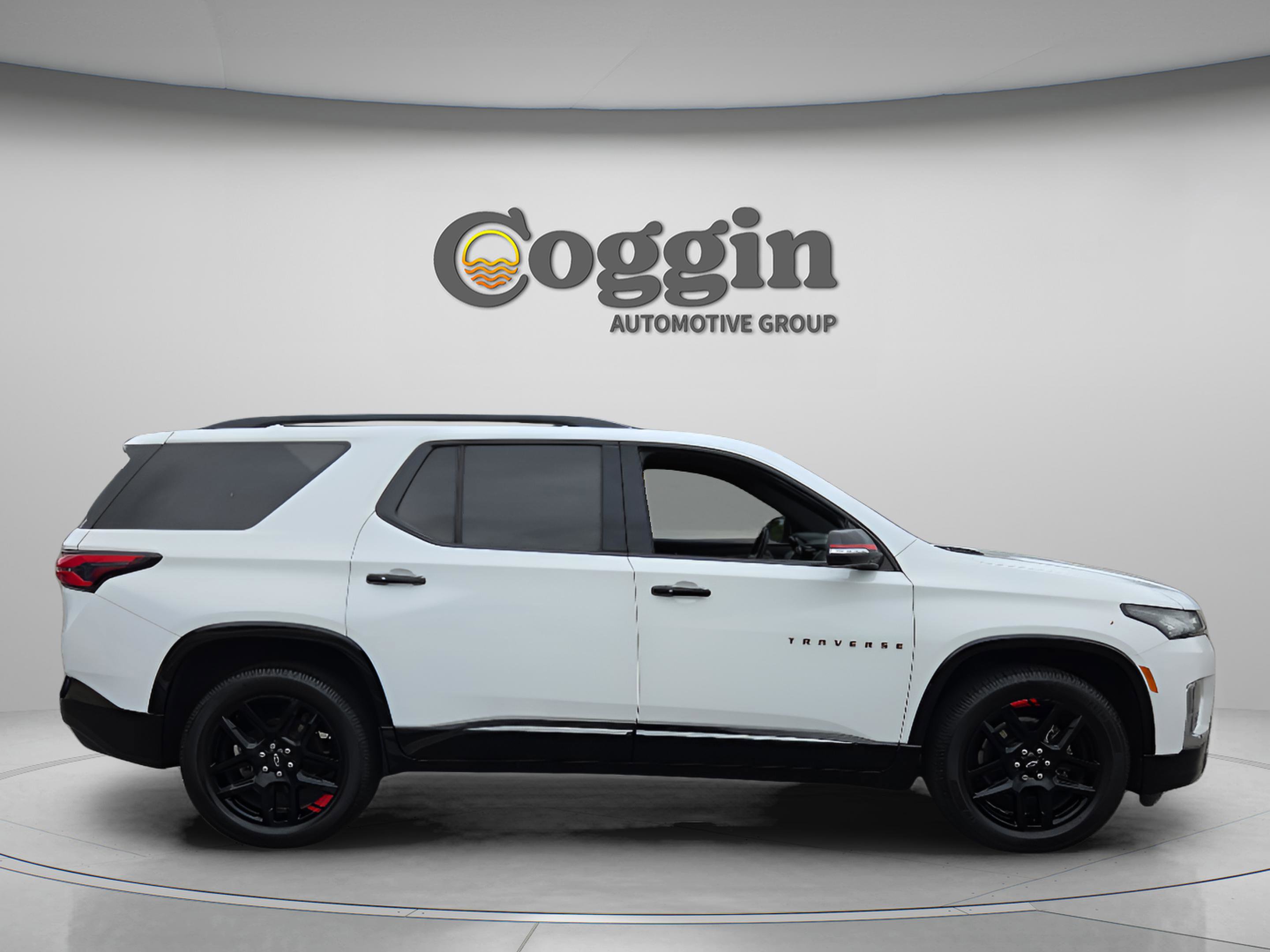 Used 2022 Chevrolet Traverse Premier w/ Redline Edition FWD image 6