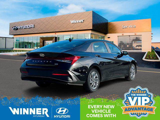 New 2025 Hyundai Elantra Blue image 8