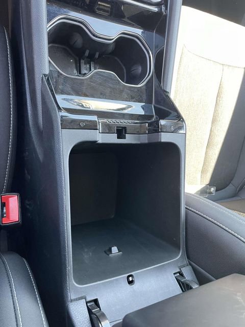 Used 2023 Jeep Grand Cherokee L Laredo image 29