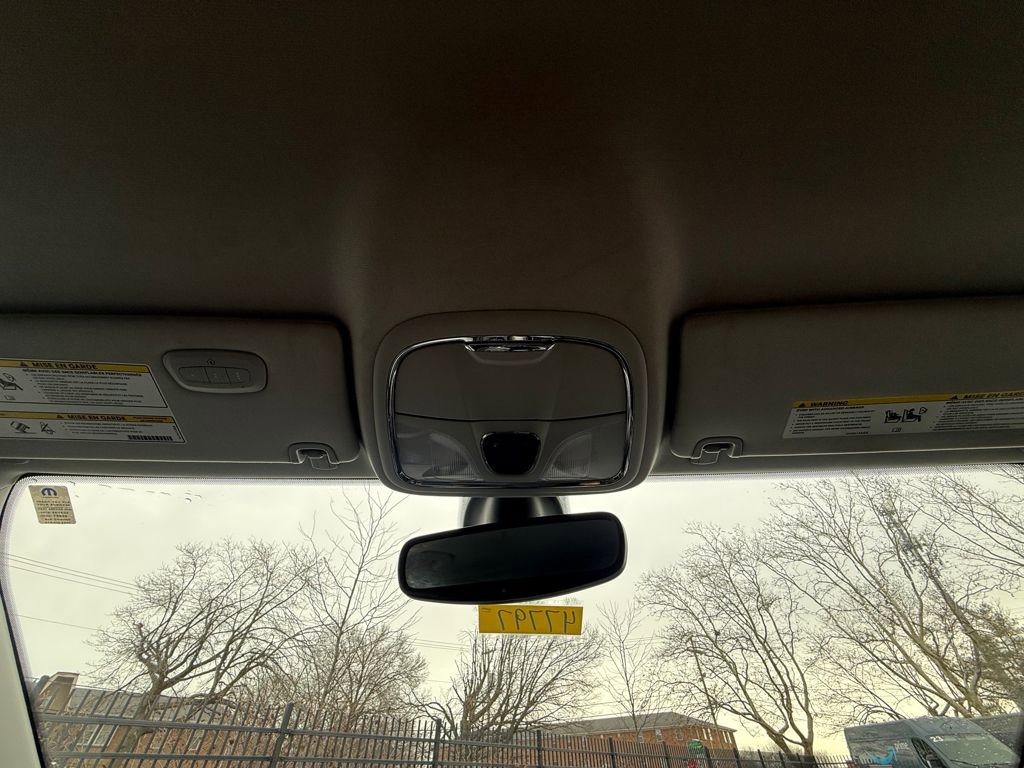 Used 2020 Jeep Cherokee Limited image 25