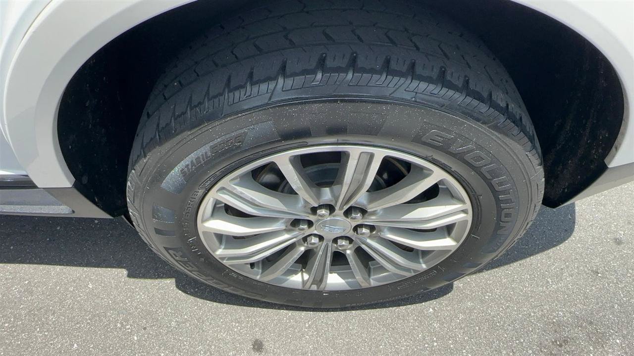 Used 2017 Cadillac XT5 Luxury FWD image 13