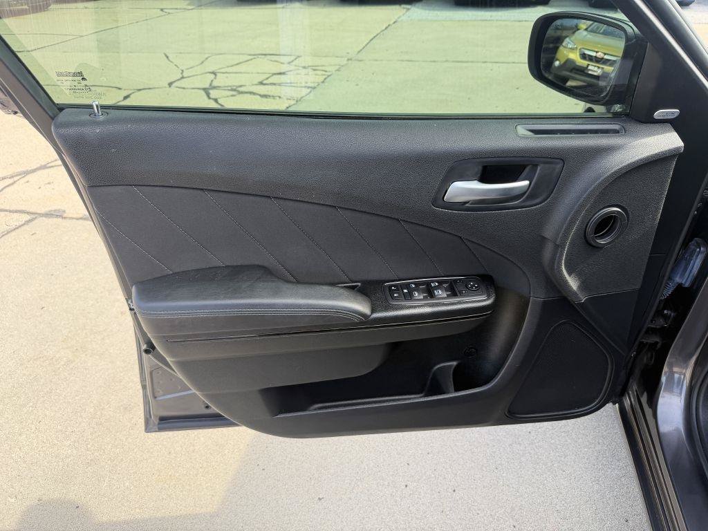 Used 2023 Dodge Charger SXT w/ Blacktop Package RWD image 8