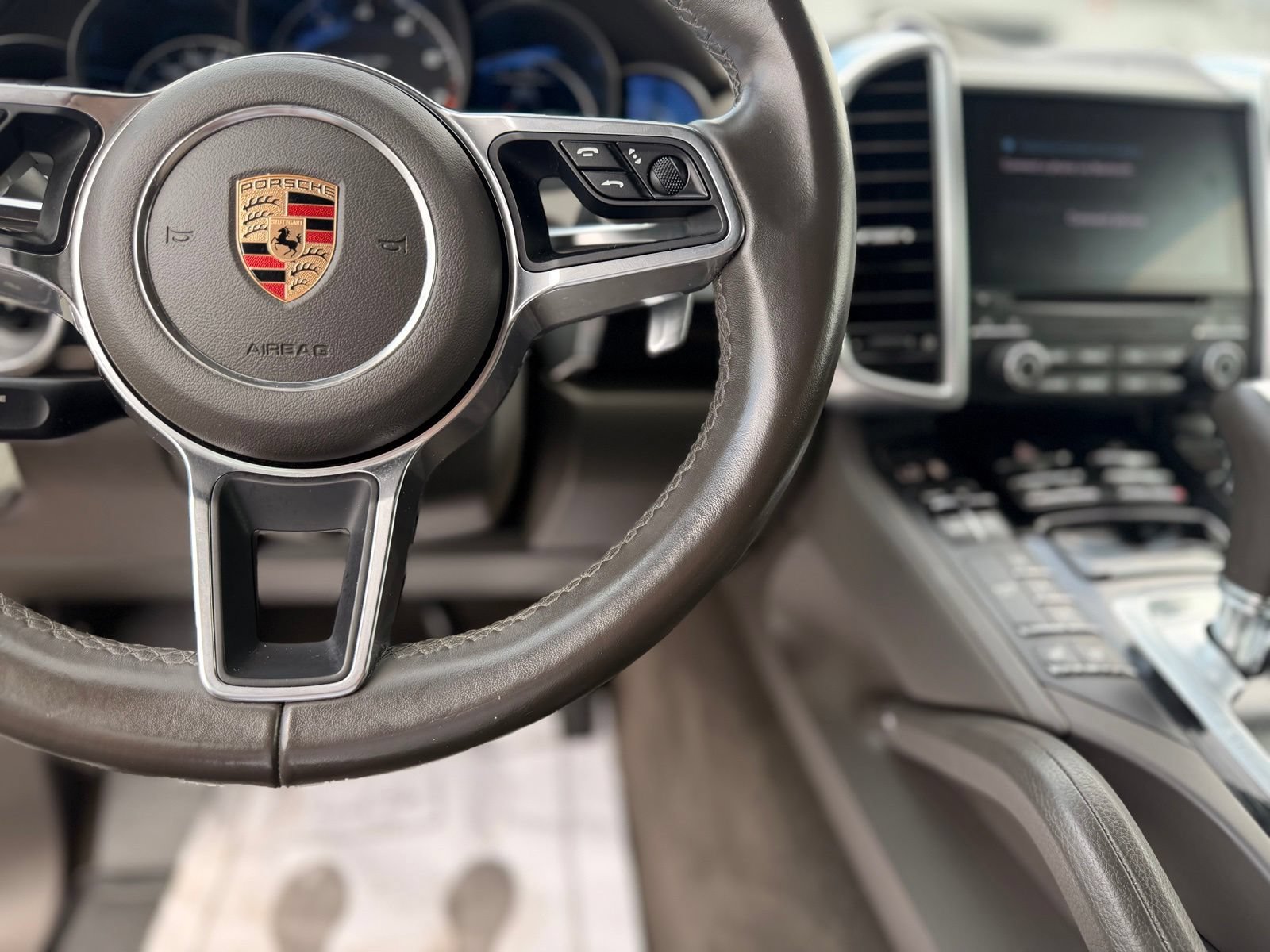 Used 2017 Porsche Cayenne AWD/4WD image 18