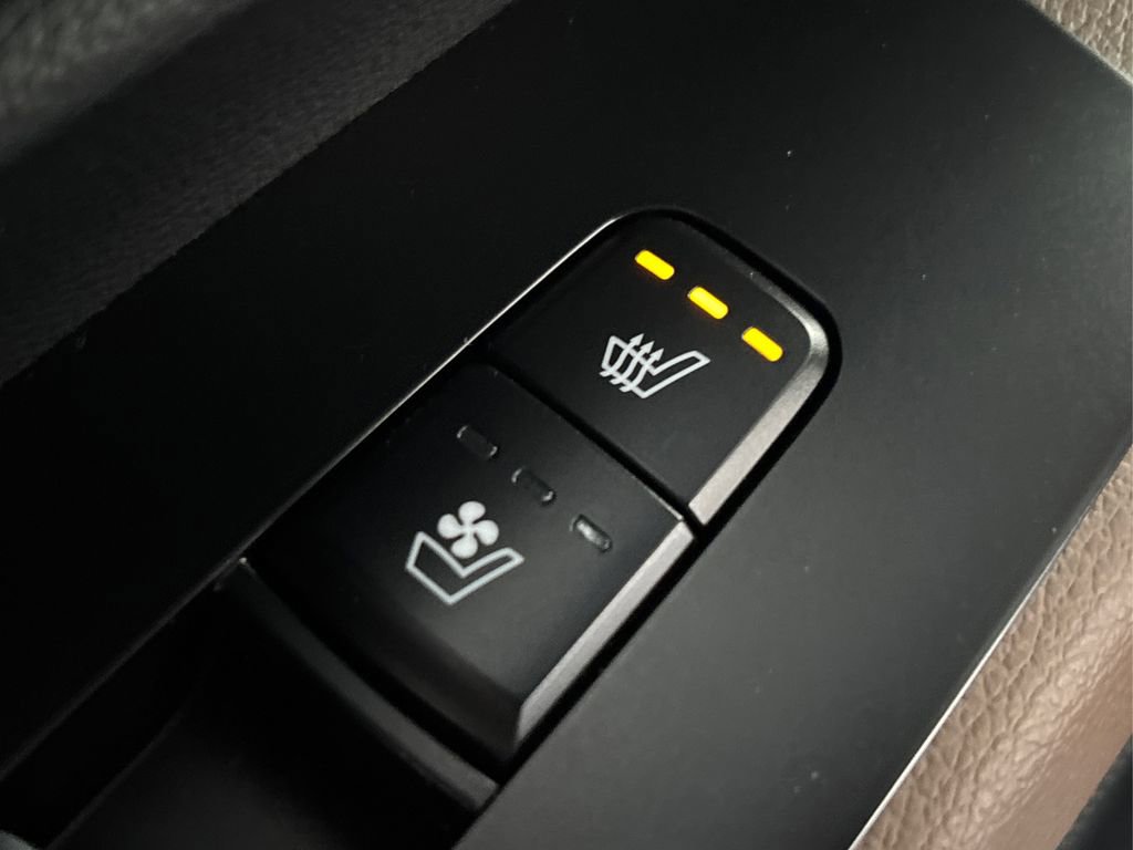 Used 2022 Kia Telluride SX w/ SX Prestige Package image 39