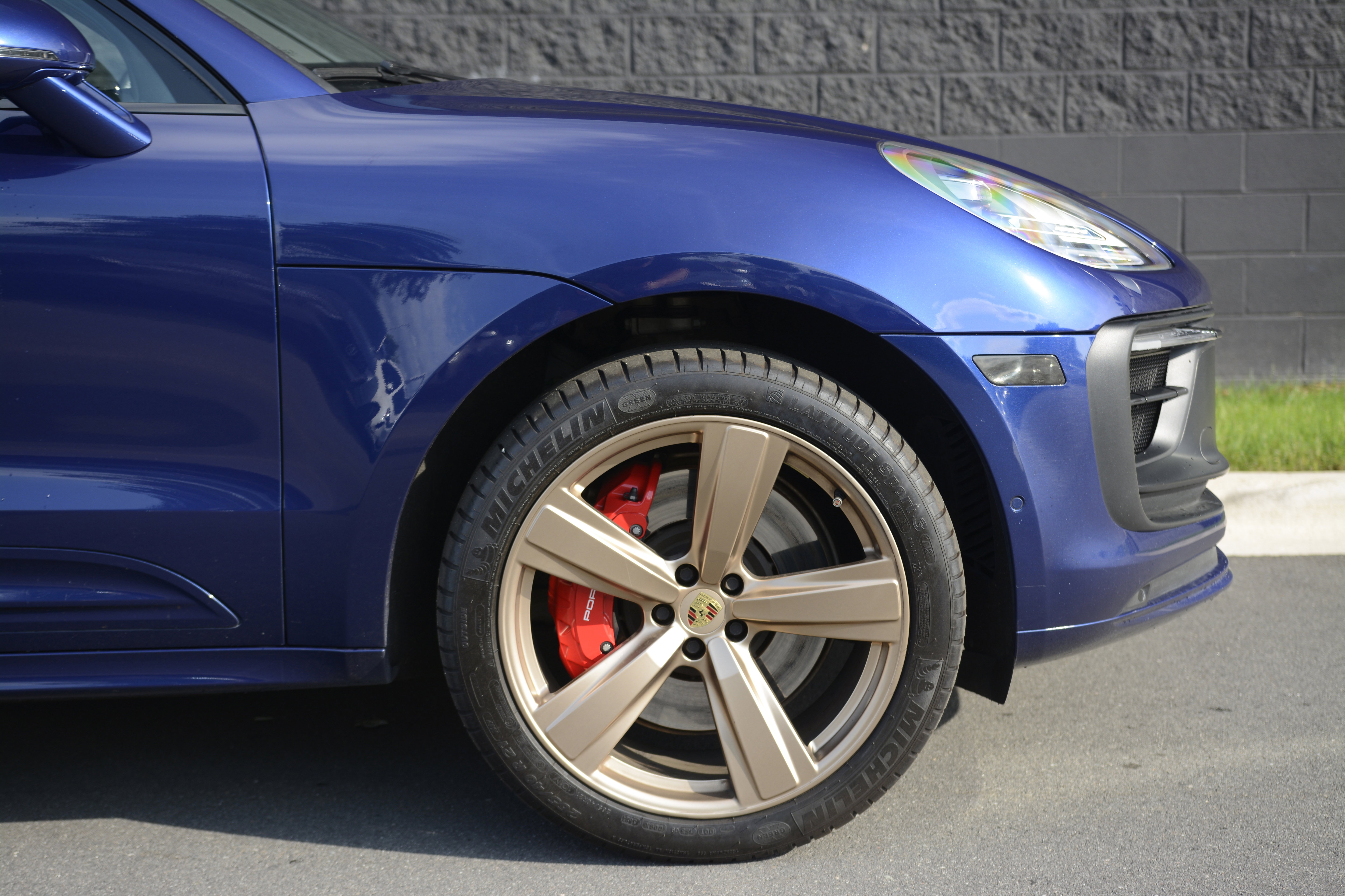 Certified 2022 Porsche Macan GTS AWD/4WD image 43