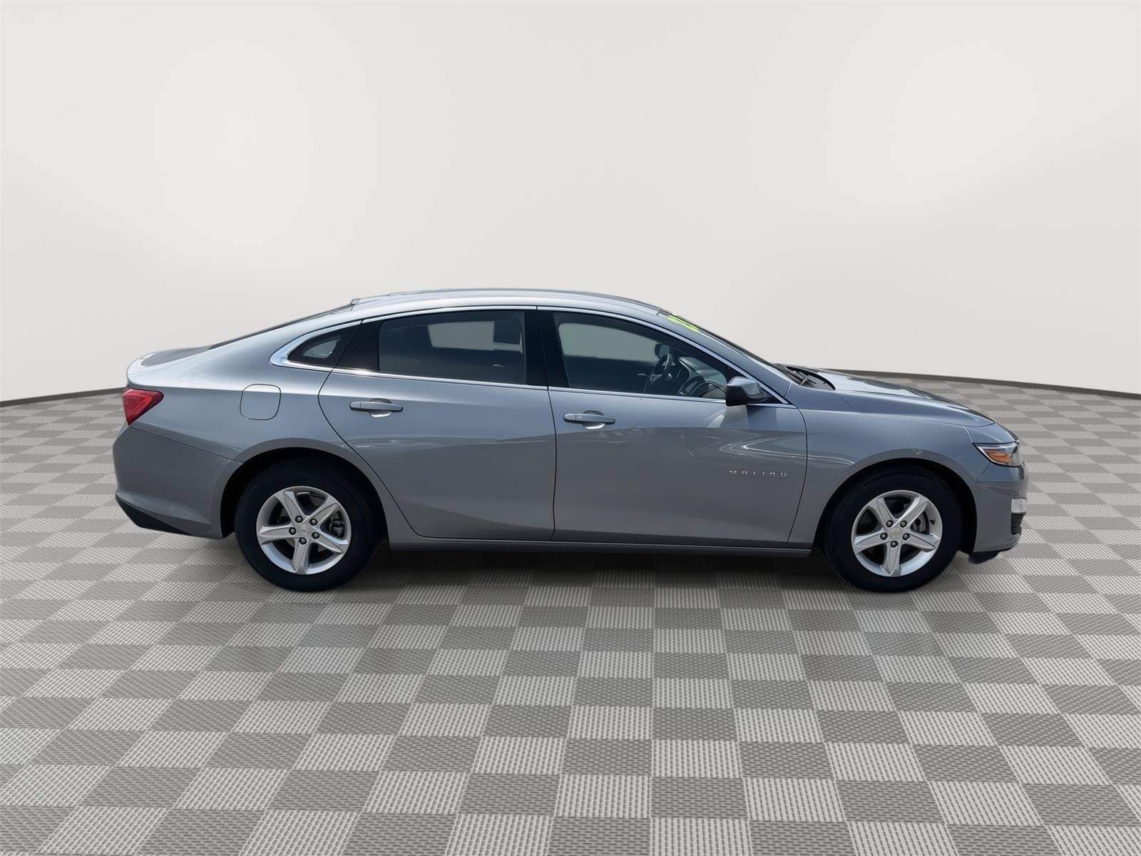 Used 2023 Chevrolet Malibu LT FWD image 4