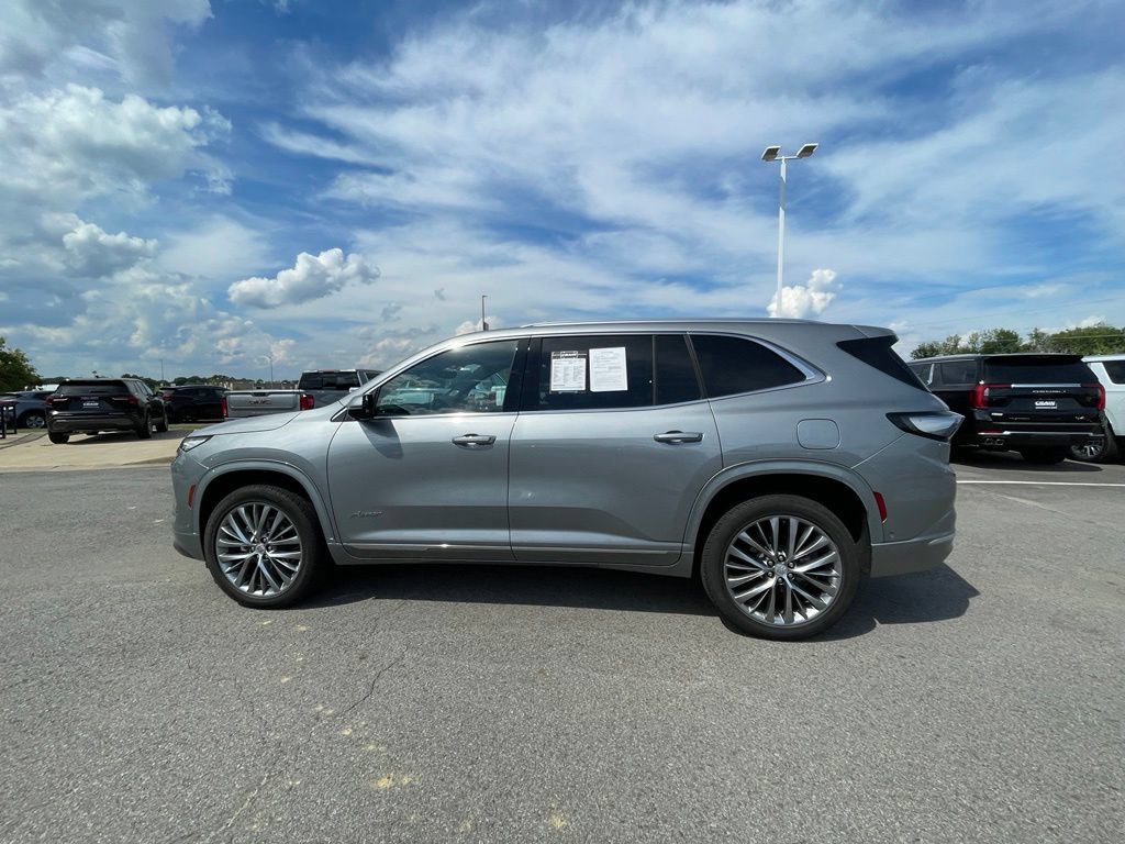 Used 2025 Buick Enclave Avenir w/ Super Cruise Package AWD/4WD image 10