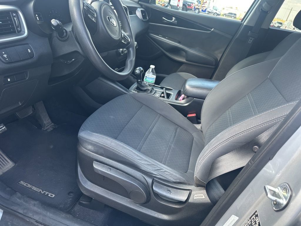 Used 2018 Kia Sorento L image 5