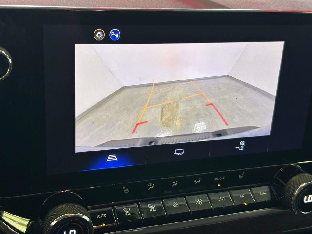 Used 2025 Chevrolet Colorado Trail Boss AWD/4WD image 27