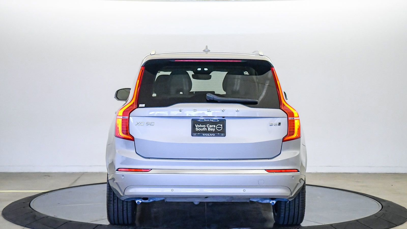 Used 2023 Volvo XC90 B6 Plus w/ Protection Package Premier image 3