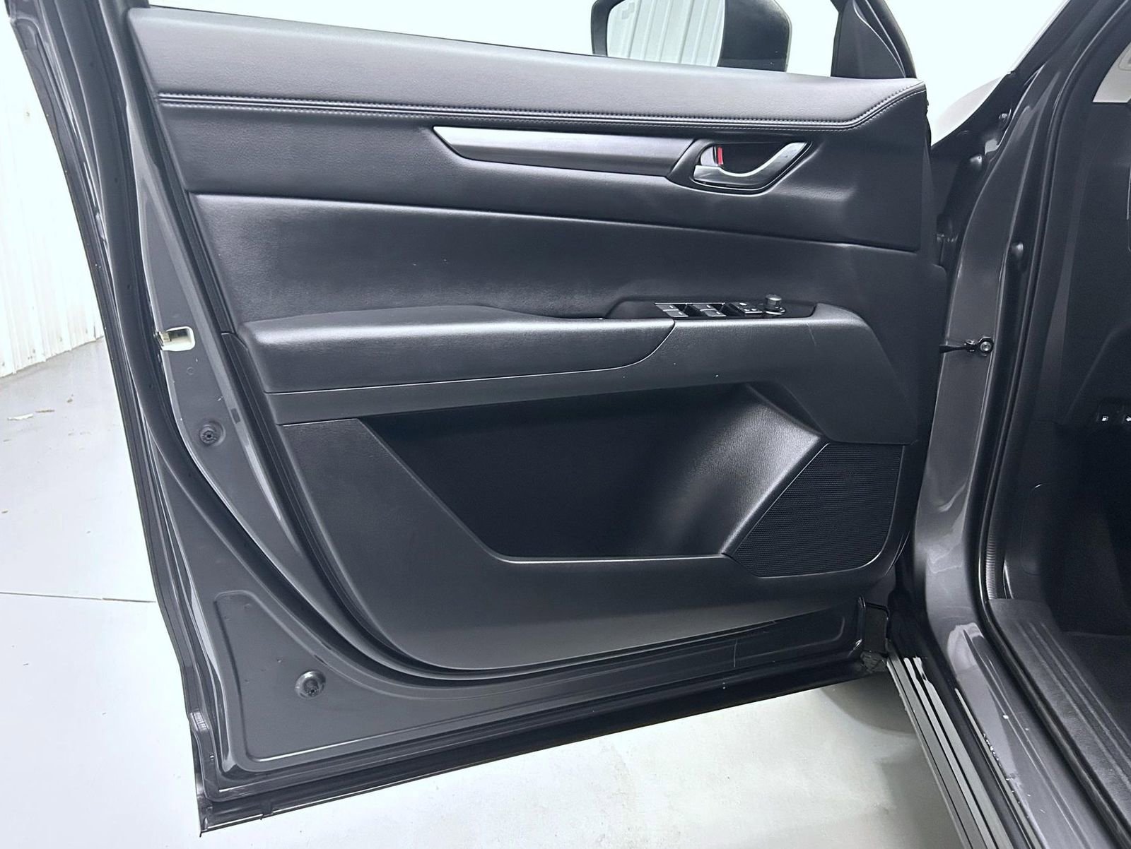 Used 2025 MAZDA CX-5 AWD 2.5 S w/ Preferred Package image 9