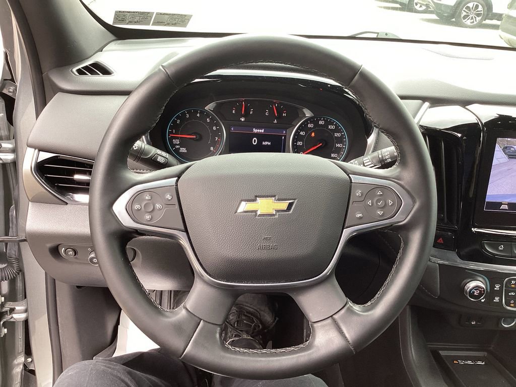 Used 2023 Chevrolet Traverse LT image 16