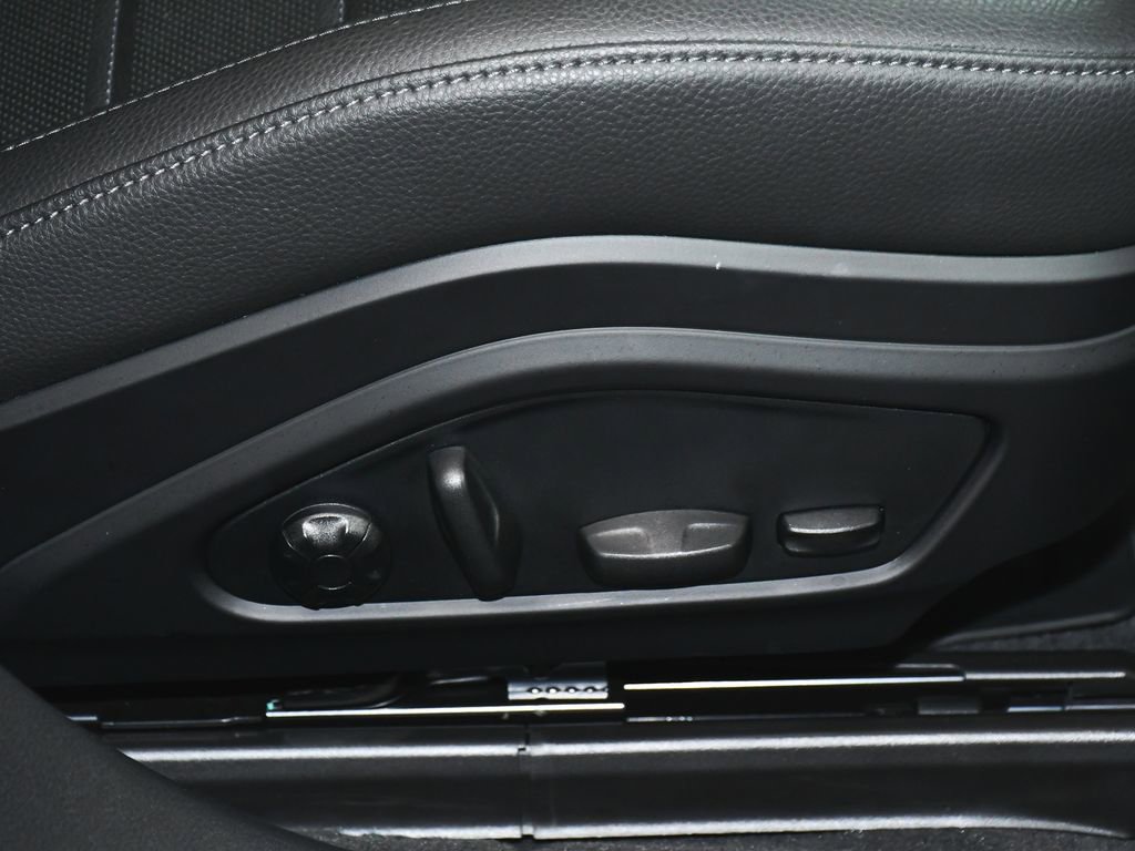 Used 2025 Porsche Panamera 4 image 61