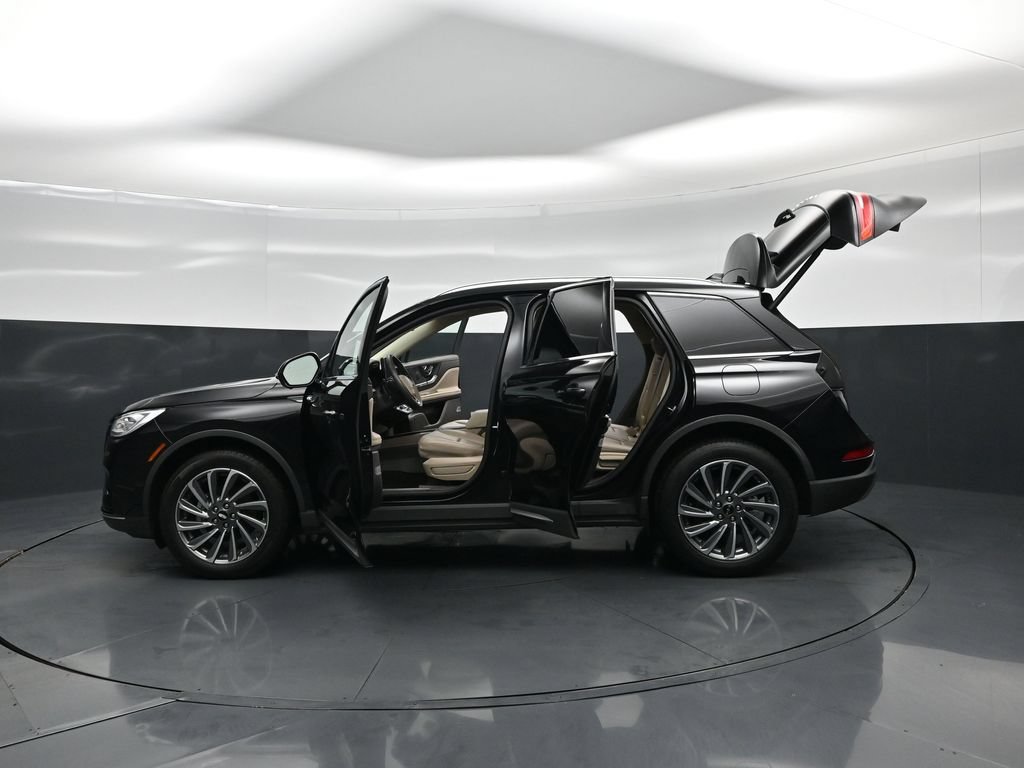Used 2023 Lincoln Corsair Reserve w/ Equipment Group 201A FWD image 31