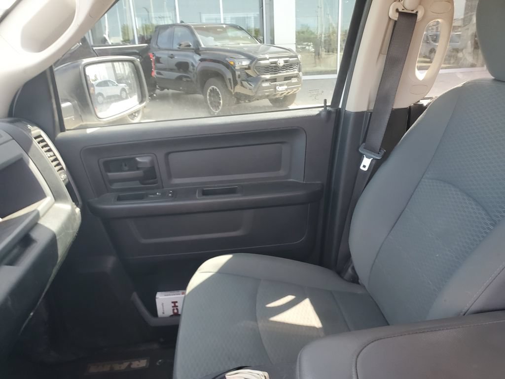 Used 2016 RAM 1500 Express AWD/4WD image 12