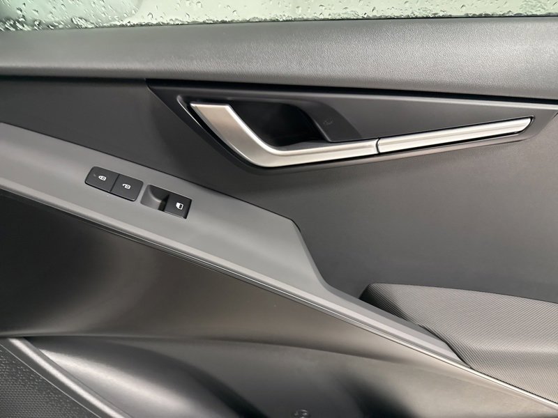 New 2025 Kia Niro LX image 14