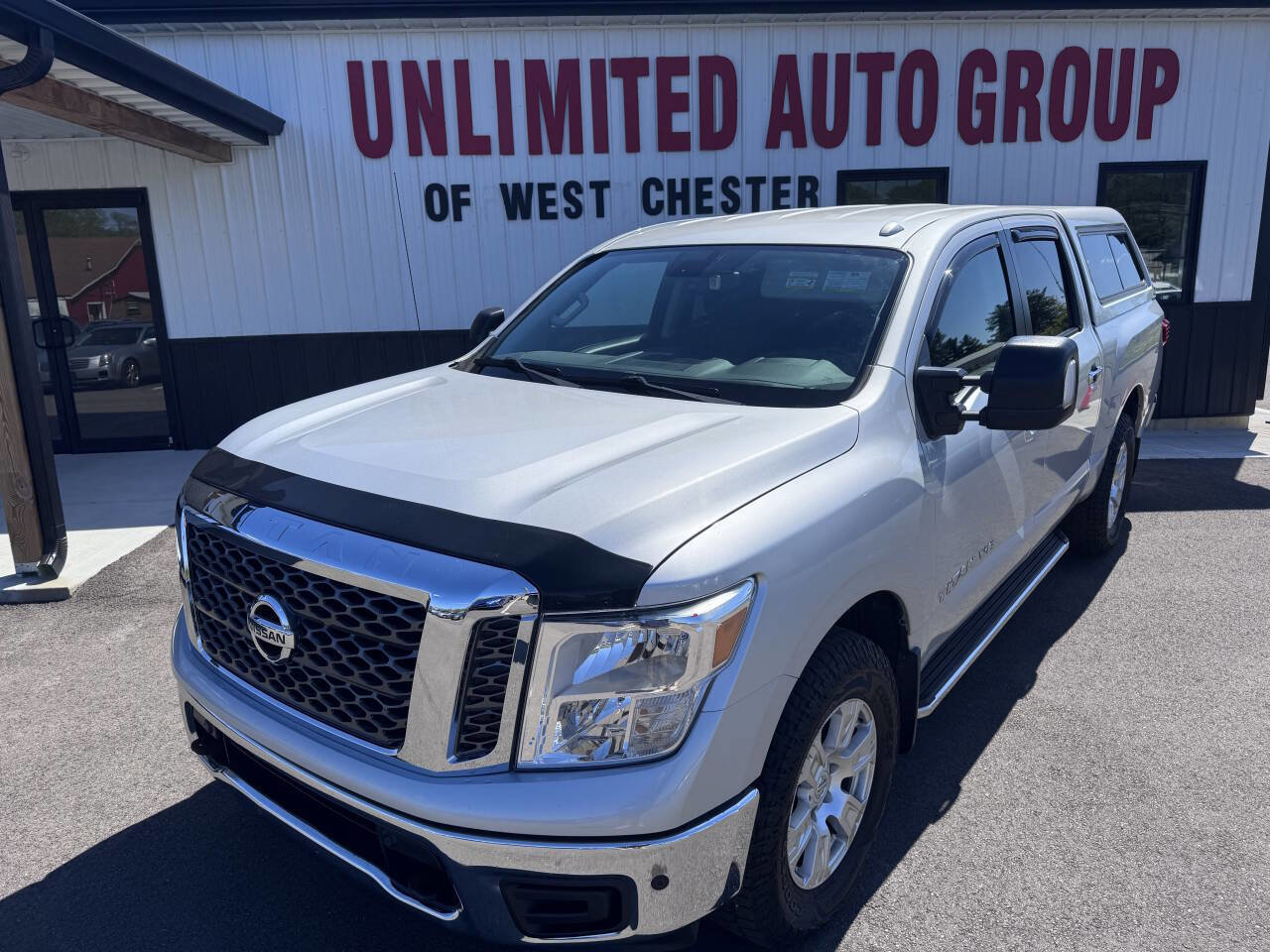 Used 2018 Nissan Titan SV w/ SV Convenience Package AWD/4WD image 1