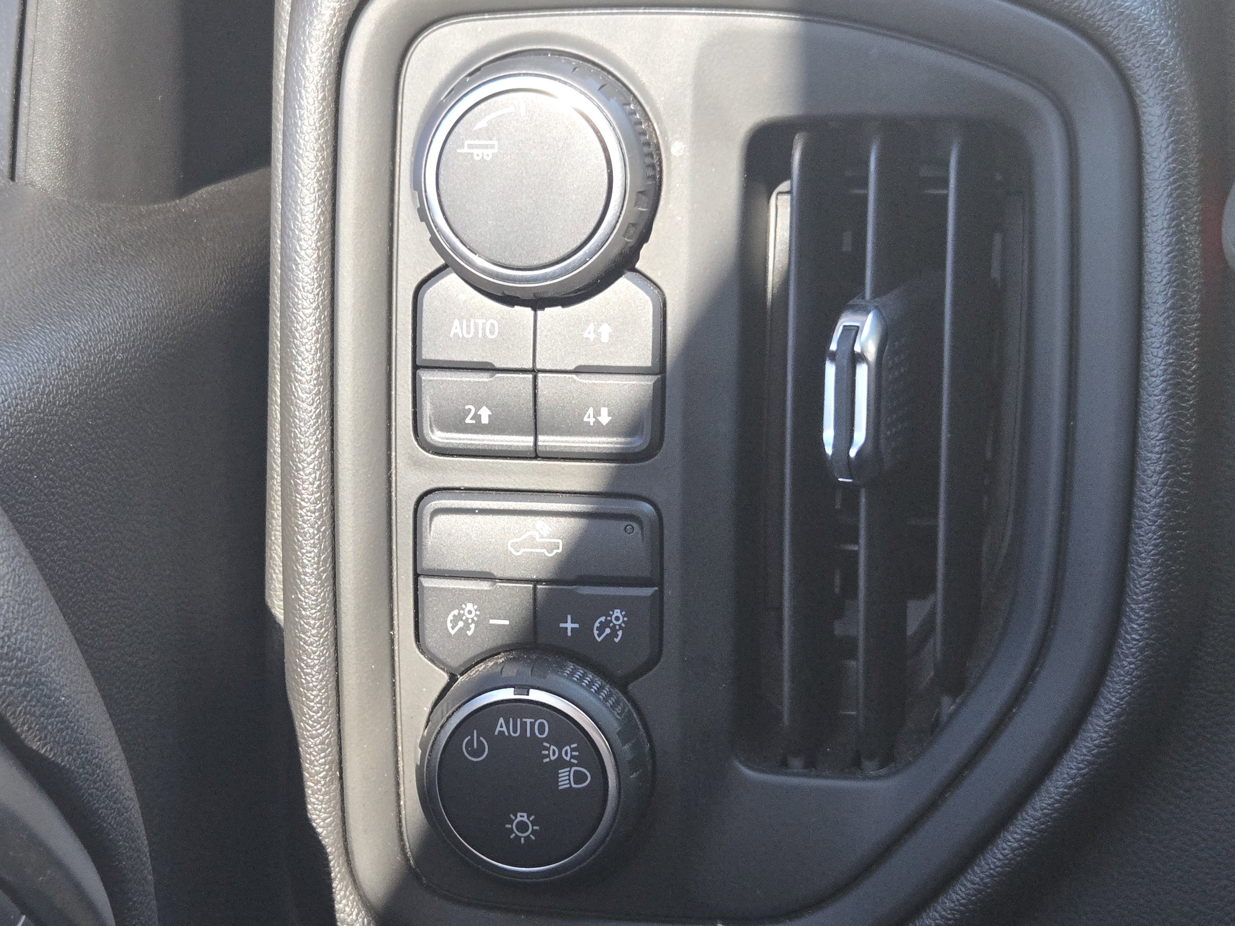 Used 2024 Chevrolet Silverado 1500 Custom Trail Boss image 26