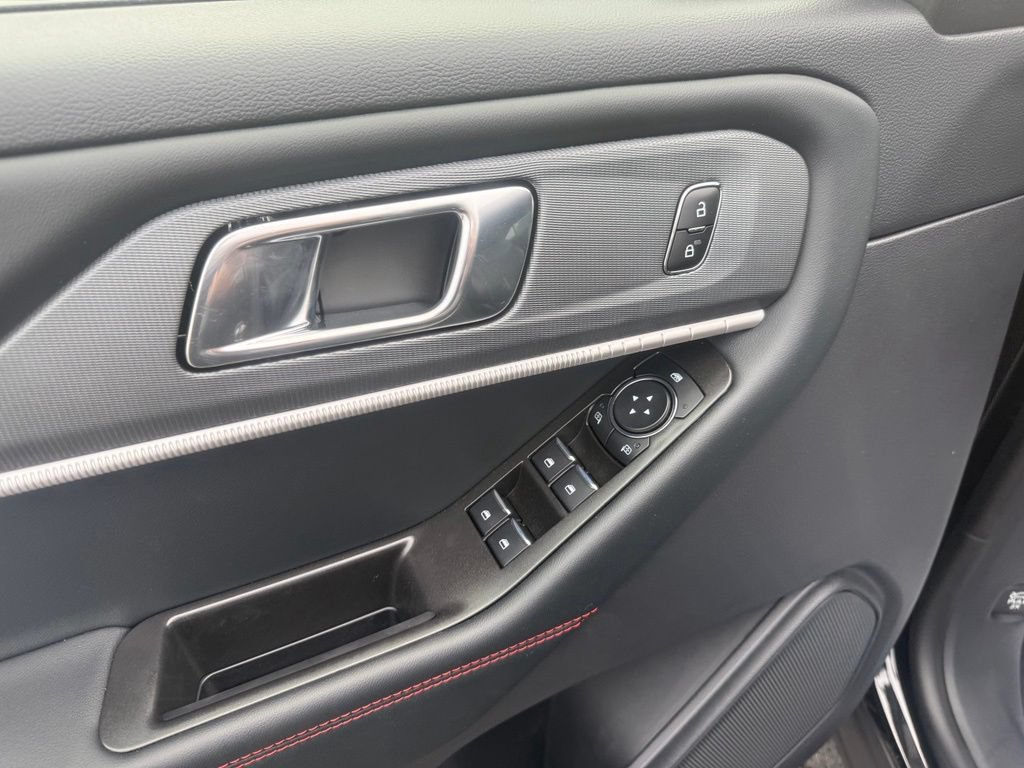 New 2026 Ford Explorer ST-Line AWD/4WD image 13