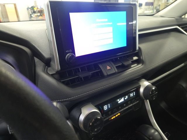 Used 2025 Toyota RAV4 XLE AWD/4WD image 24