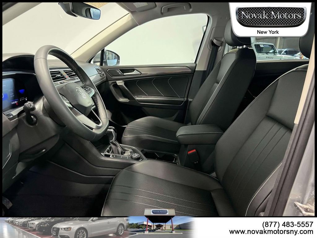 Used 2023 Volkswagen Tiguan SE image 17
