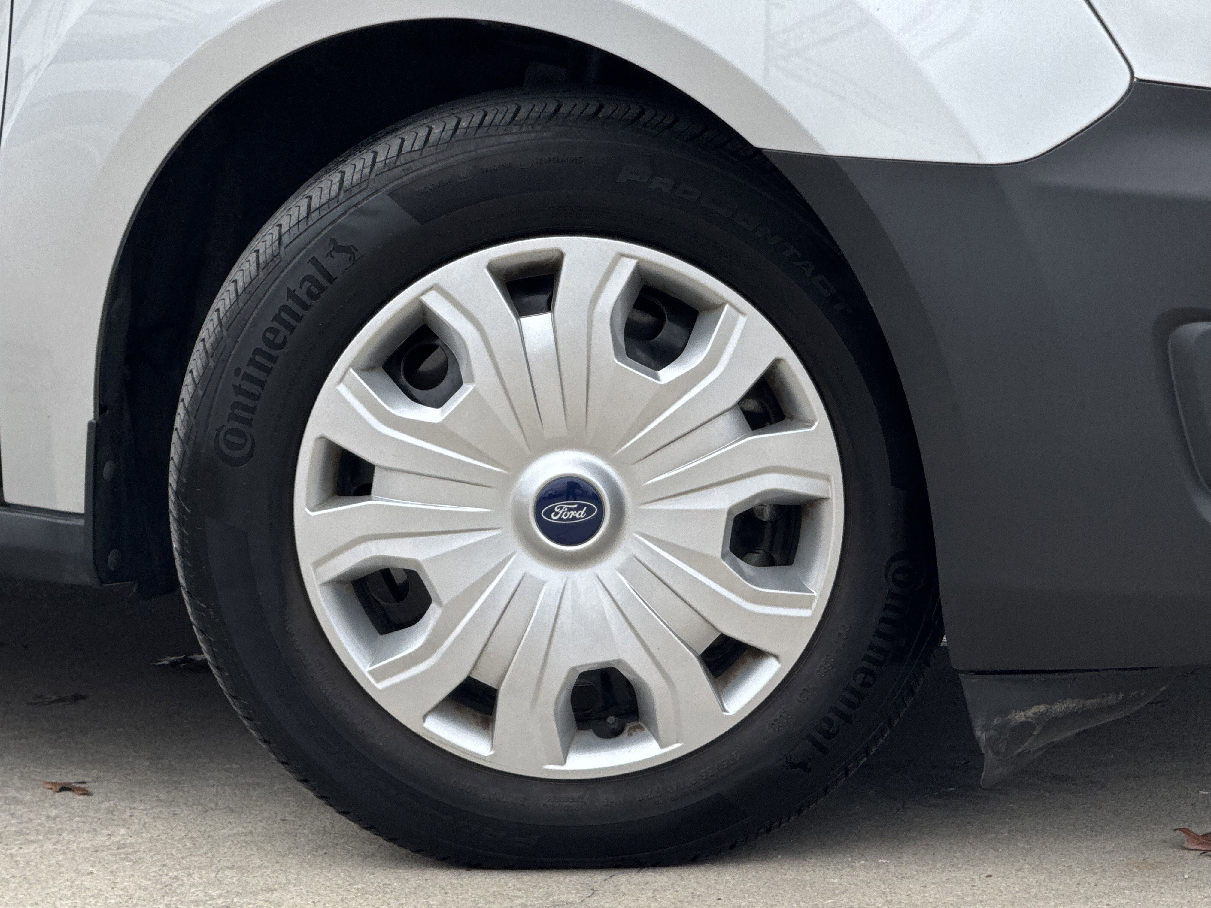 Used 2023 Ford Transit Connect XL image 3