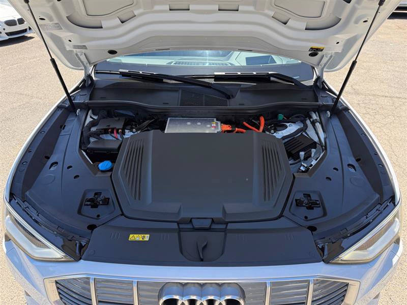 Used 2019 Audi e-tron Prestige w/ Prestige Package AWD/4WD image 20