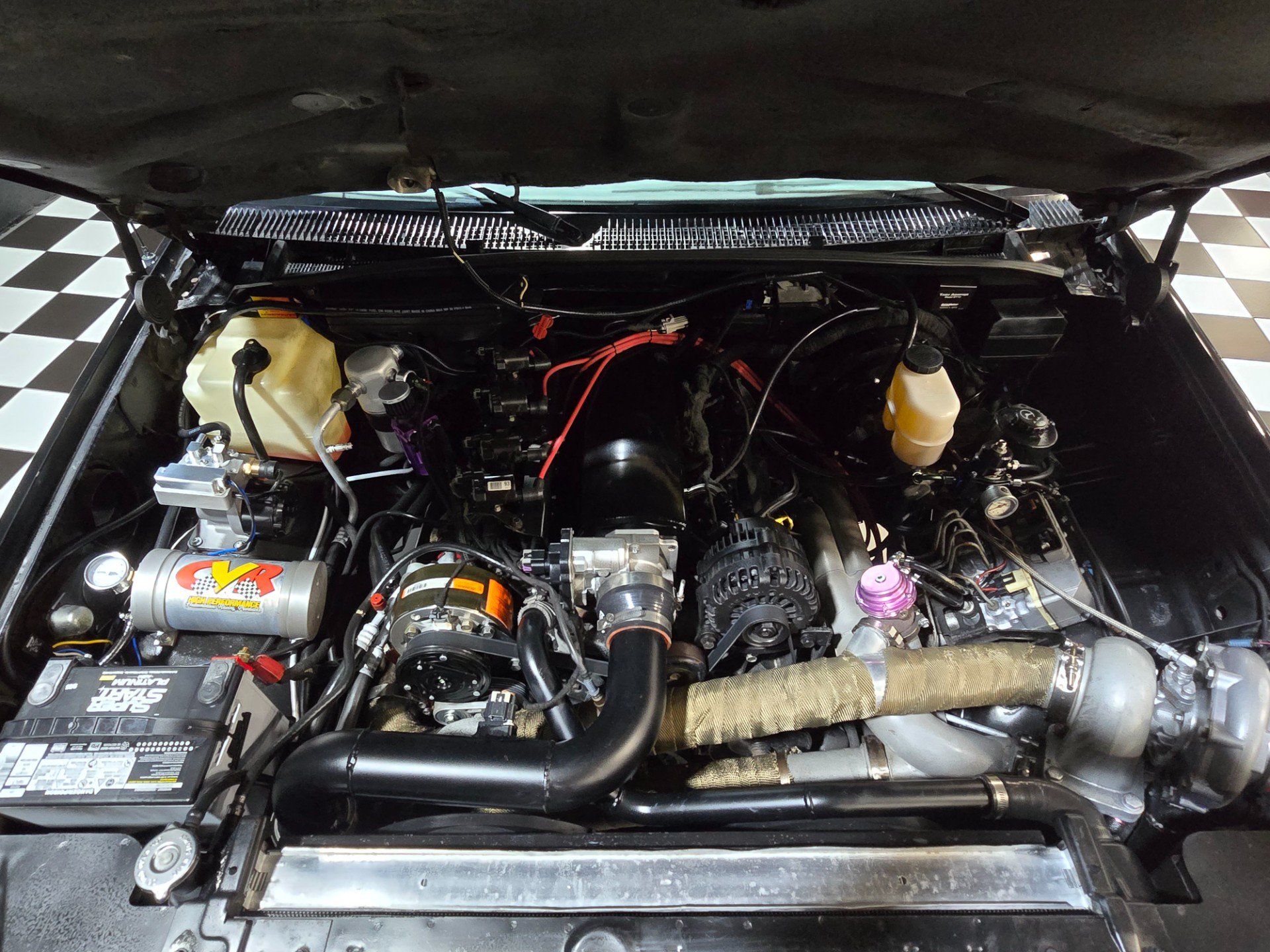Used 1993 GMC Yukon 4WD 2-Door image 4