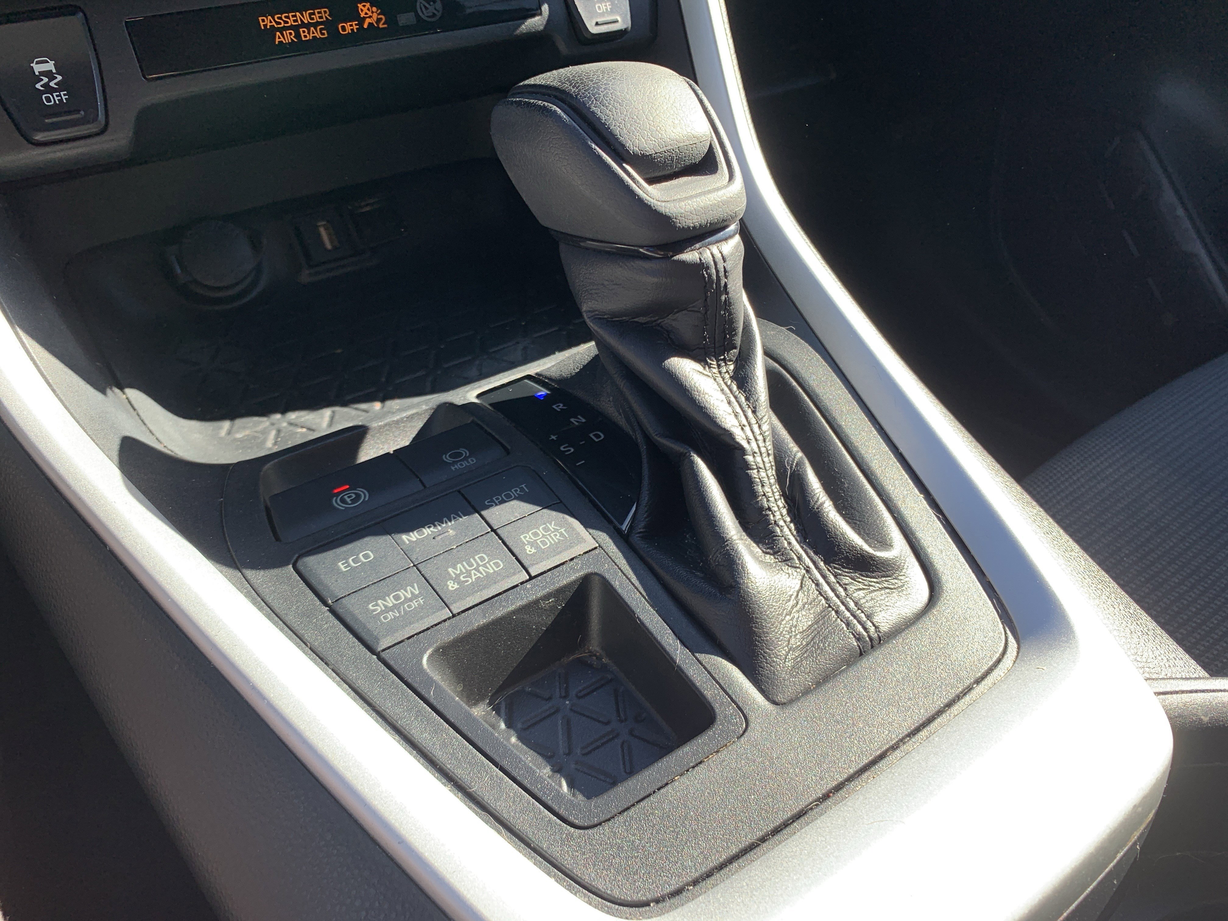 Used 2020 Toyota RAV4 LE w/ All Weather Liner Package image 26