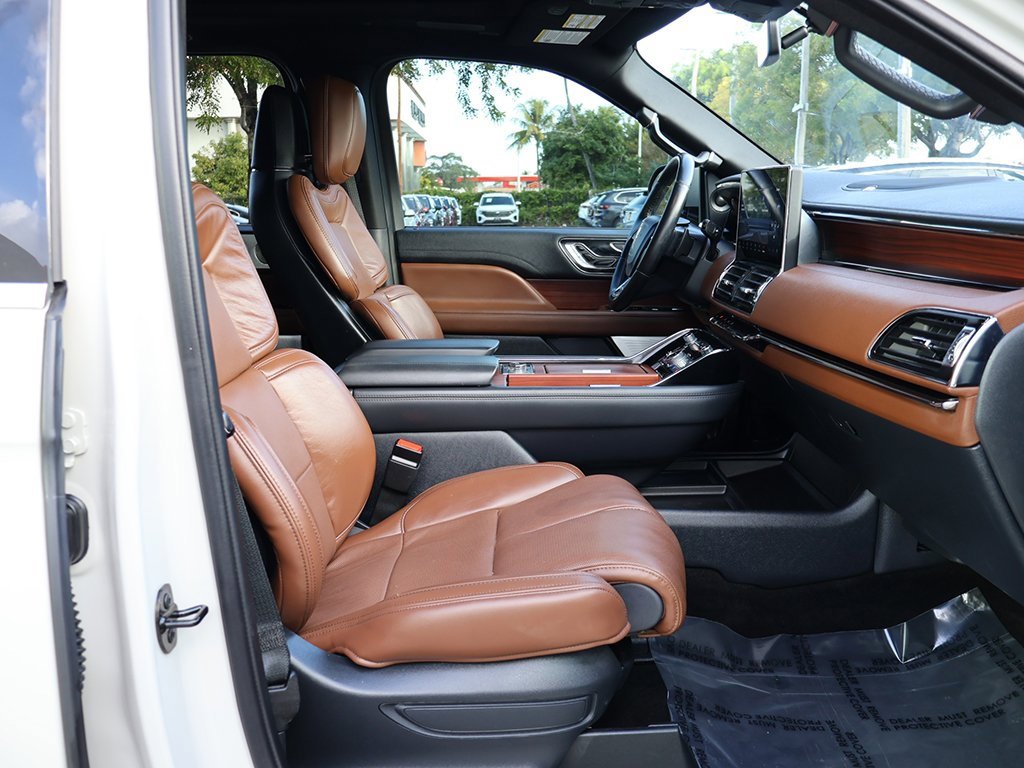 Used 2022 Lincoln Navigator Reserve image 37