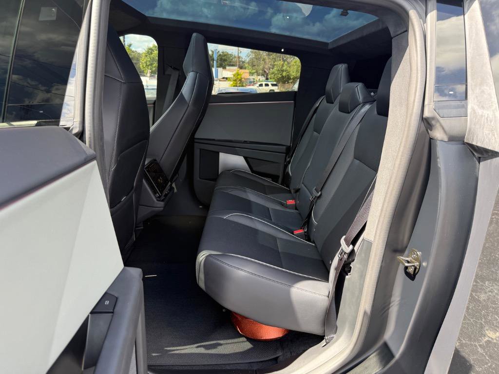 Used 2024 Tesla Cybertruck AWD Crew Cab image 13