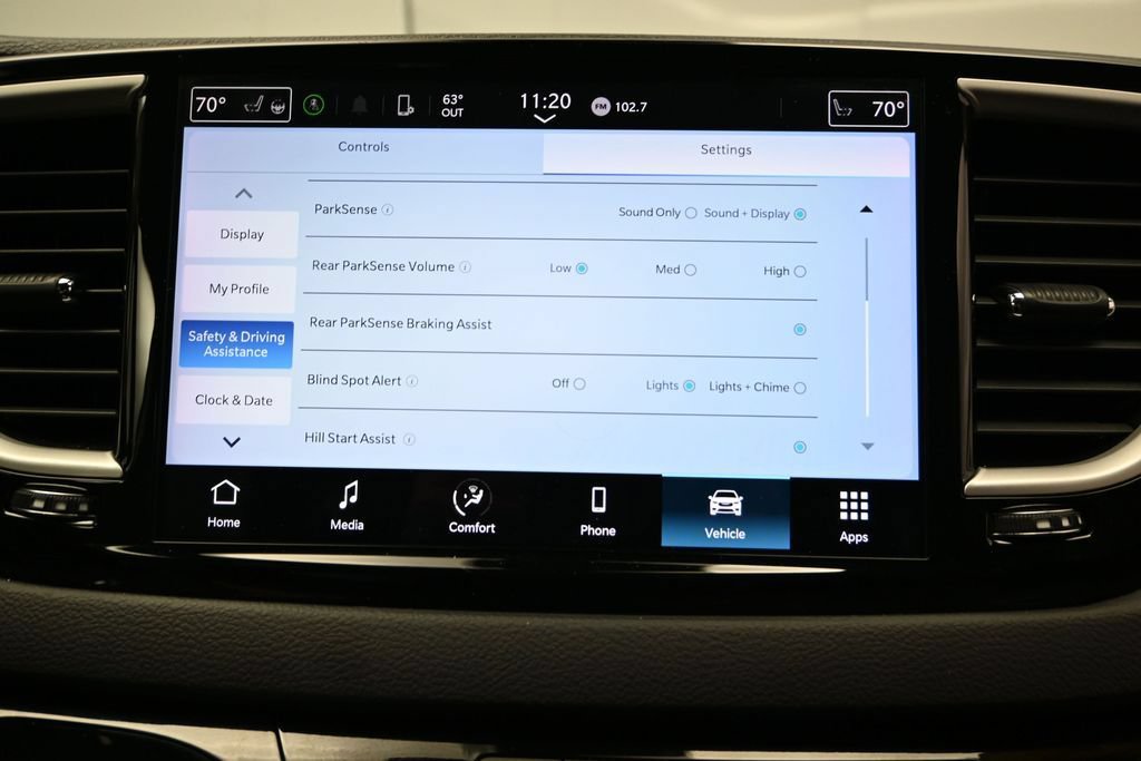 Used 2023 Chrysler Pacifica Touring-L FWD image 40