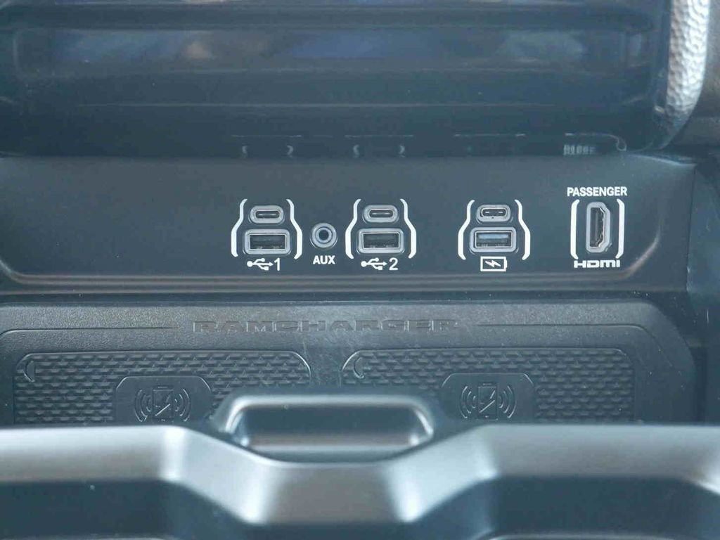 Used 2025 RAM 1500 Limited AWD/4WD image 8