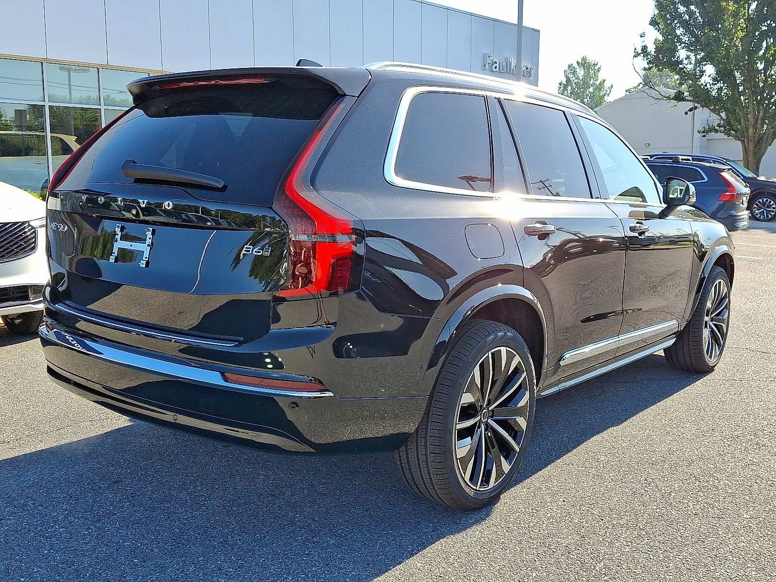 New 2026 Volvo XC90 B6 Plus w/ Protection Package Premier image 4