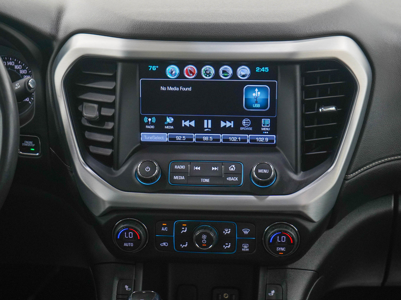 Used 2018 GMC Acadia SLE AWD/4WD image 15