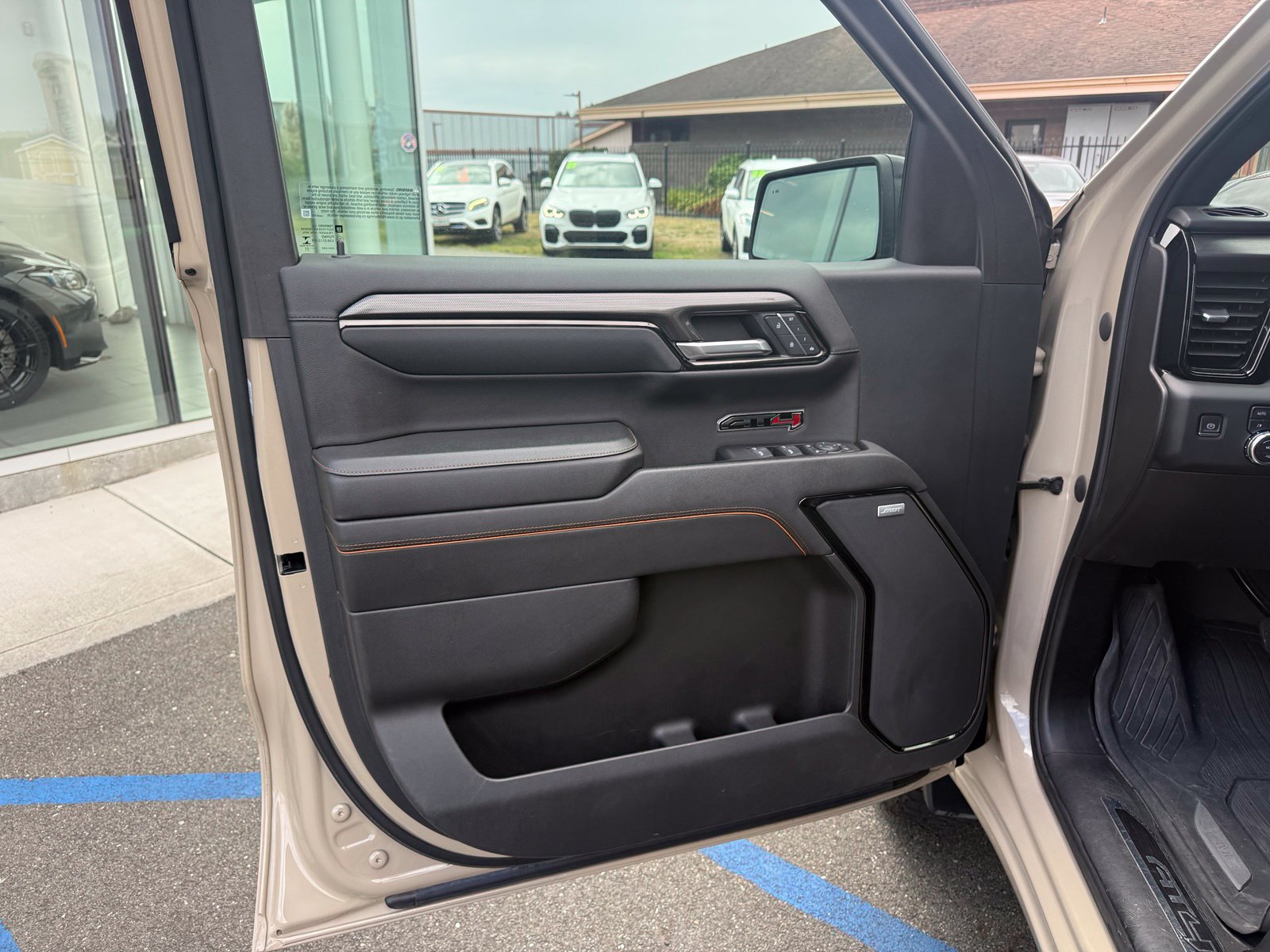 Used 2023 GMC Sierra 1500 AT4 w/ Technology Package AWD/4WD image 14