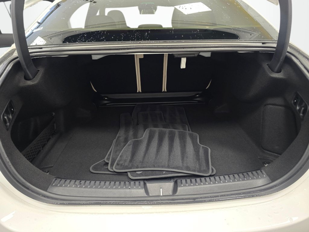 Used 2024 Mercedes-Benz E 350 4MATIC Sedan image 12