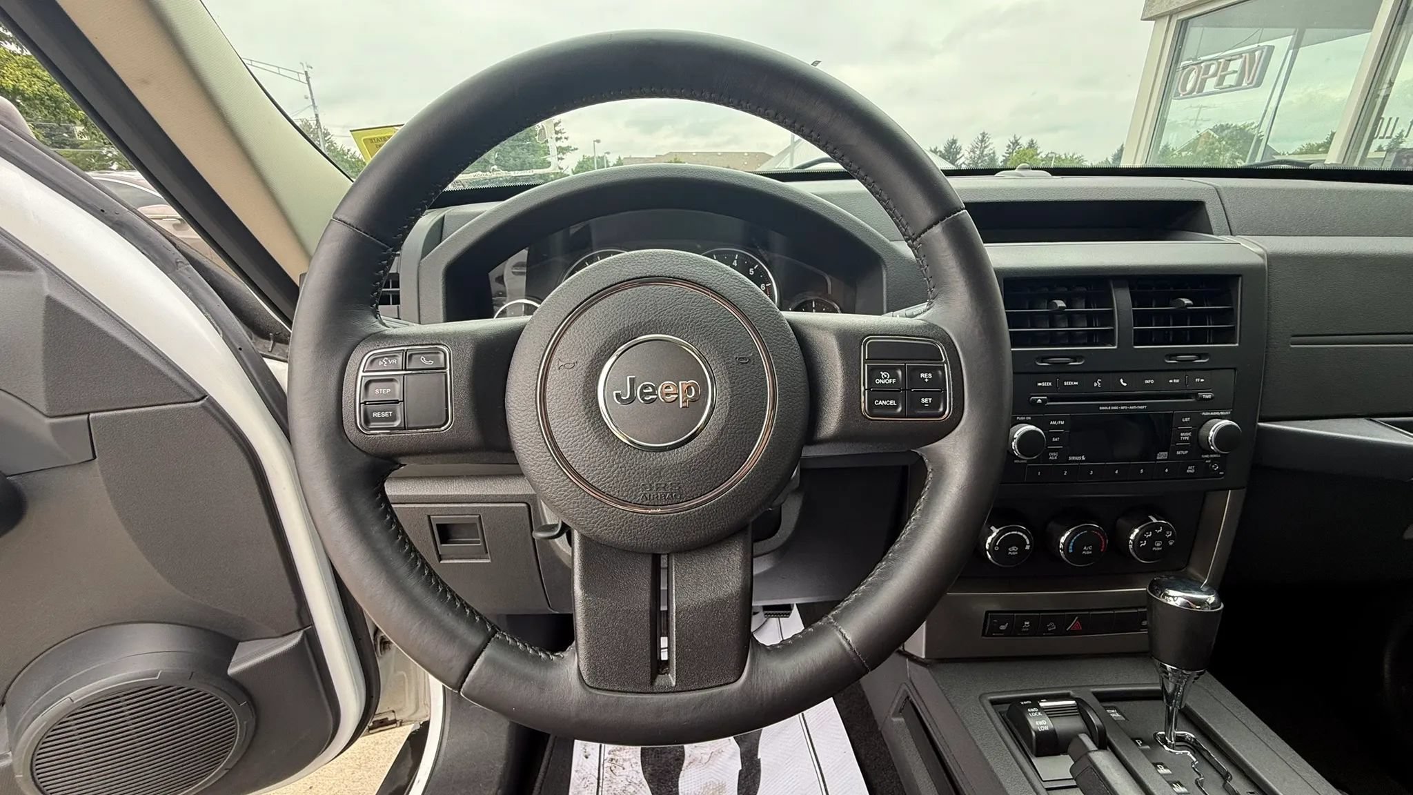 Used 2012 Jeep Liberty Sport AWD/4WD image 16