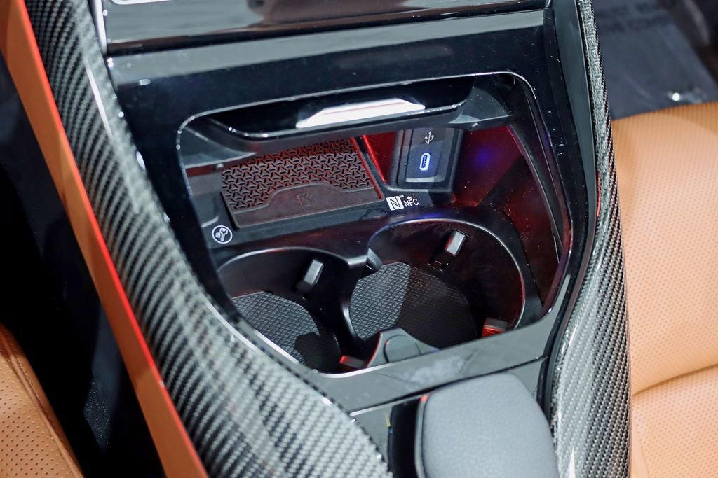 Used 2022 Mercedes-Benz SL 55 AMG 4MATIC w/ Driver Assistance Package image 33