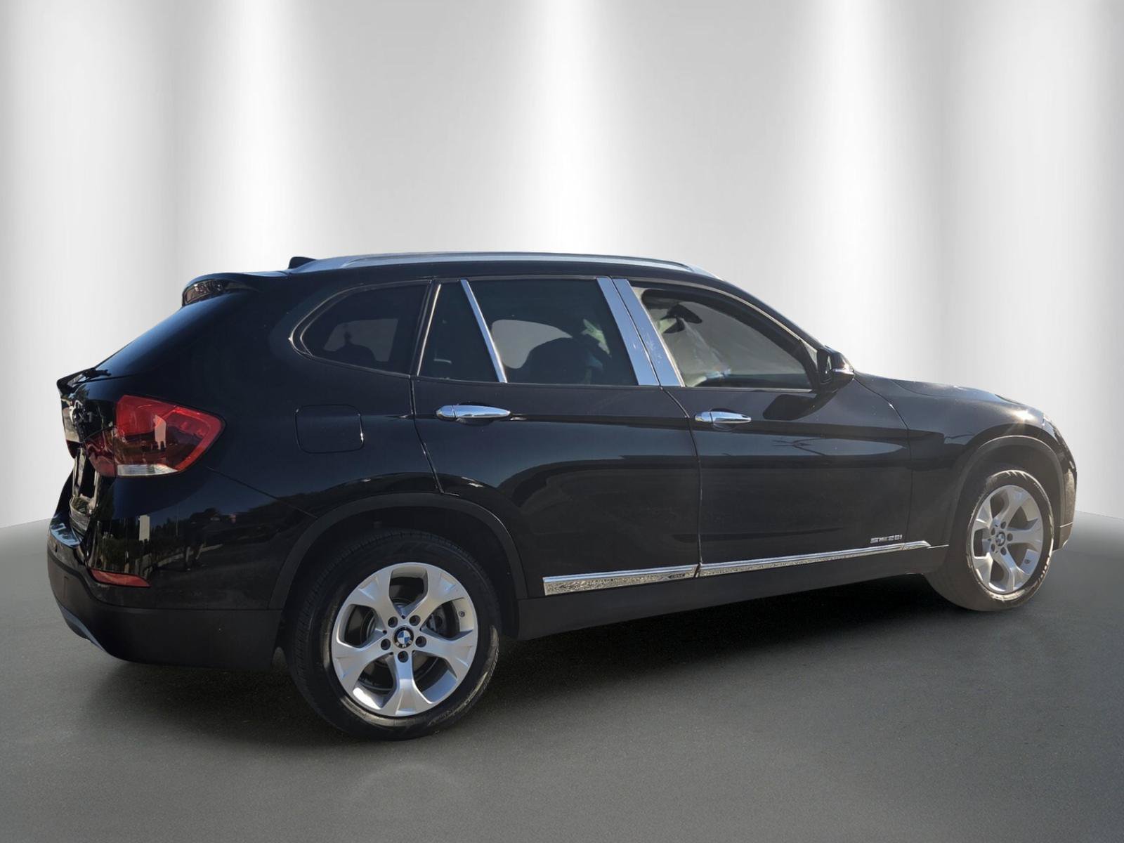 Used 2015 BMW X1 sDrive28i RWD image 7