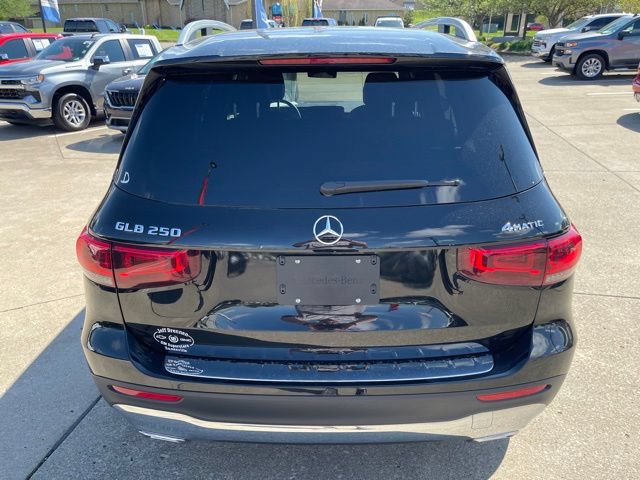 Used 2023 Mercedes-Benz GLB 250 4MATIC w/ Premium Package image 6