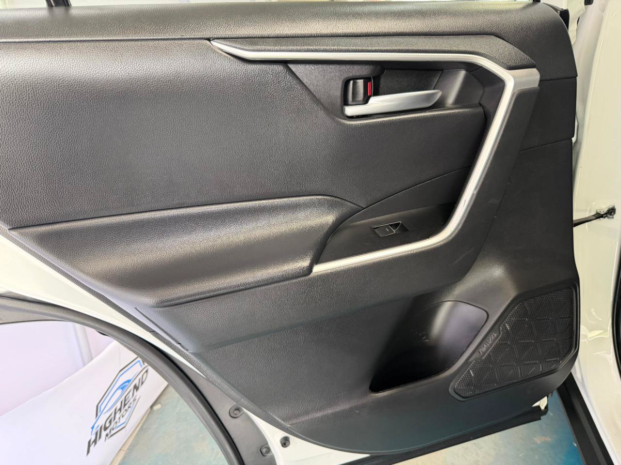 Used 2023 Toyota RAV4 XLE AWD/4WD image 17