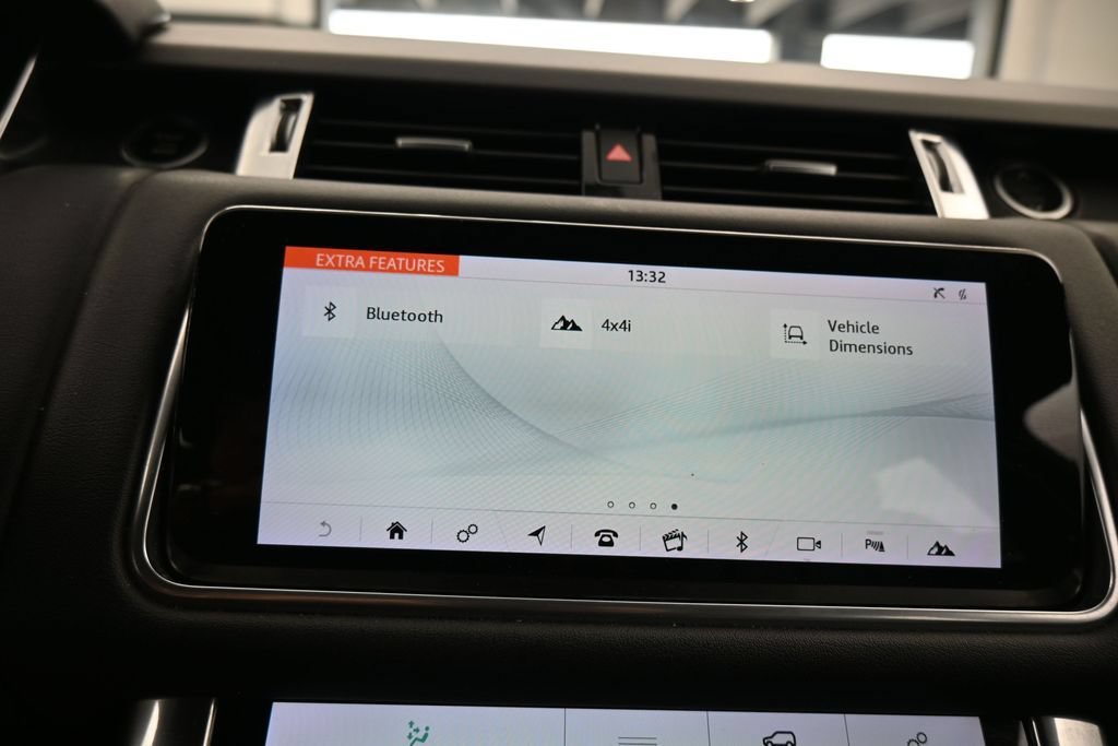 Used 2020 Land Rover Range Rover Sport SE AWD/4WD image 25