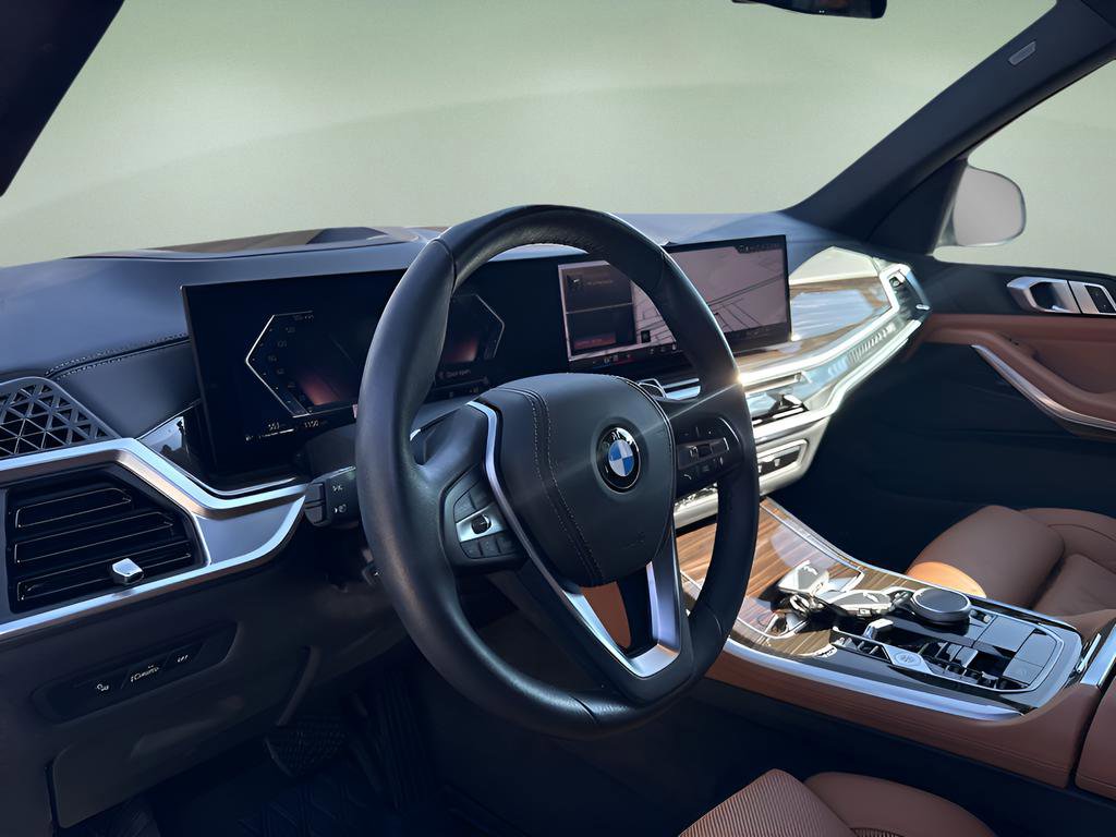 Used 2024 BMW X5 xDrive40i w/ Parking Assistance Package image 13